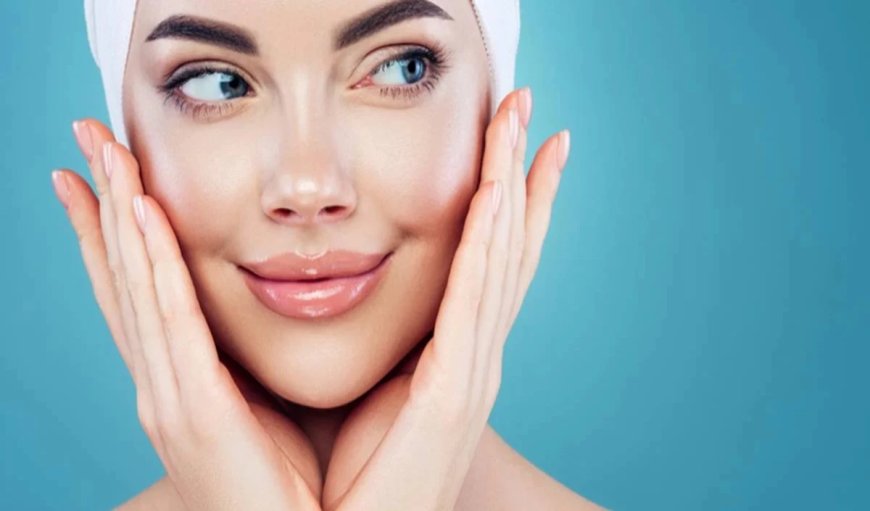 Beauty Tips: सफर में हों या ऑफिस हर महिला के बैग में होने चाहिए ये मेकअप प्रोडक्ट्स, दिनभर बना रहेगा ग्लो