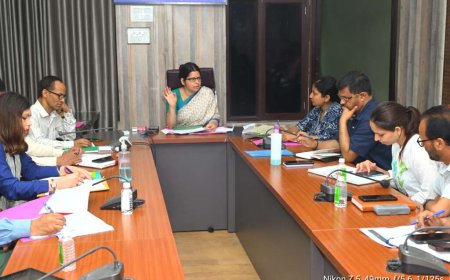 नैनीताल जनपद में त्रिस्तरीय पंचायत चुनाव 2025 की तैयारी: अधिकारियों की महत्वपूर्ण बैठक