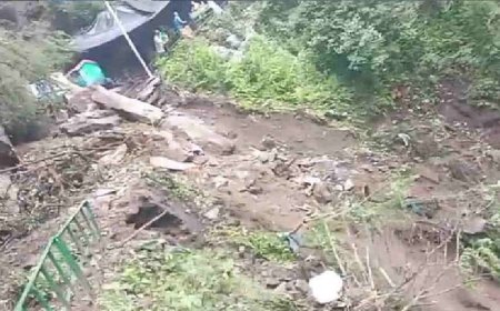 यमुनोत्री पैदल मार्ग पर मलबा गिरा, यात्रियों की जान खतरे में, एक को सुरक्षित निकाला