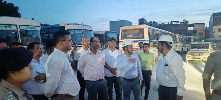 चंपावत: जिलाधिकारी ने किया निर्माणाधीन ISBT टनकपुर का निरीक्षण