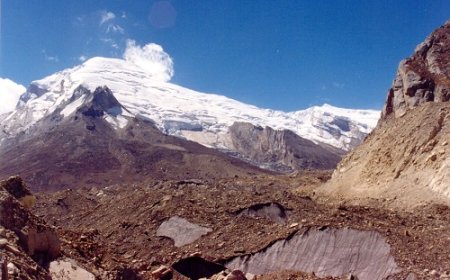 हिमालय की अद्भुत चमक और पर्यावरणीय संकट: गहन चर्चा के तहत