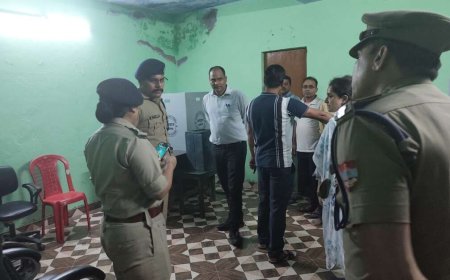 चंपावत: त्रिस्तरीय पंचायत चुनाव की तैयारियों में सुरक्षा को ध्यान में रखते हुए डीएम और एसपी की रात्रि गश्त