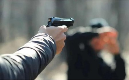 पूर्व ब्लॉक प्रमुख पर पत्नी को पिस्टल दिखाने का आरोप, डीएम ने लाइसेंस निलंबित किया