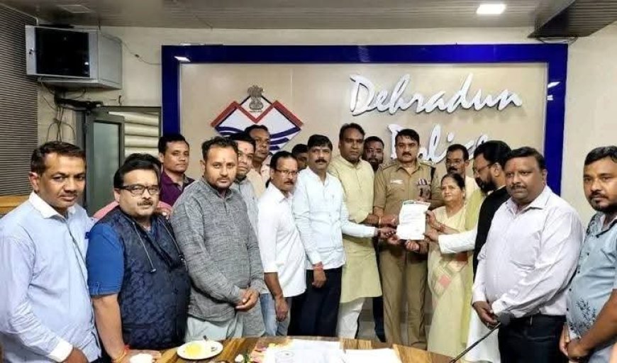 उत्तराखंड में सोशल मीडिया पर फैलाई जा रही झूठी अफवाहों पर कड़ा शिकंजा, सीएम परिवर्तन की अफवाहों पर मुकदमा दर्ज