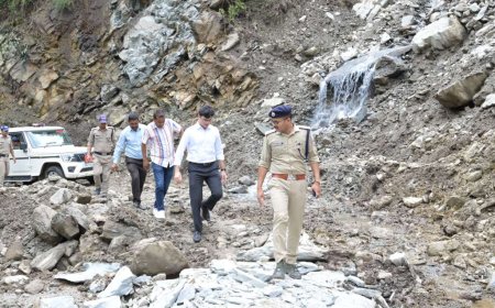 रुद्रप्रयाग आपदा: जिलाधिकारी प्रतीक जैन ने राहत कार्यों का लिया जायजा