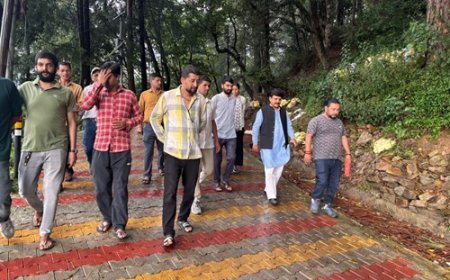 अल्मोड़ा में सड़क निर्माण की गुणवत्ता की जांच, विधायक और महापौर ने बढ़ाई चिंताओं की बात