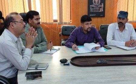 अल्मोड़ा में मुख्य बाजार के सौंदर्यीकरण की नई पहल, डीएम की अध्यक्षता में हुई बैठक