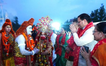 मुख्यमंत्री पुष्कर सिंह धामी ने विजयादशमी पर परेड ग्राउंड में रावण दहन महोत्सव में किया प्रतिभाग