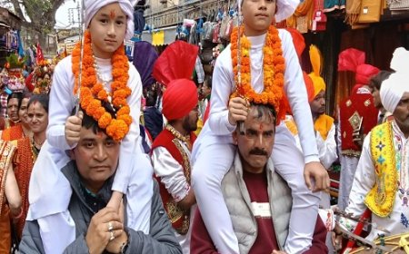 अल्मोड़ा का ऐतिहासिक मल्ला महल में जय गोलज्यू महोत्सव की चहल-पहल