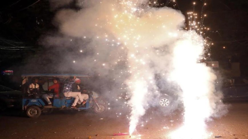 दीपावली पर वायु प्रदूषण में उछाल, पर पिछली दीपावली के मुकाबले मिली राहत