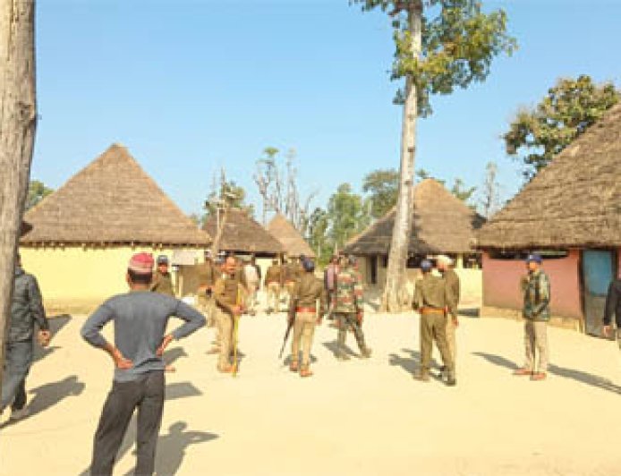 बिग ब्रेकिंग : वन विभाग ने फ्लैग मार्च कर चलाया चेकिंग अभियान