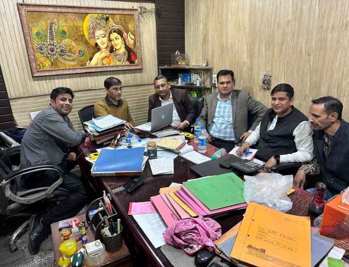 राज्य कर का छापा, बोगस फर्मों से खरीद पर लगा रहे थे चूना, 70 लाख रुपये मौके पर जमा कराए