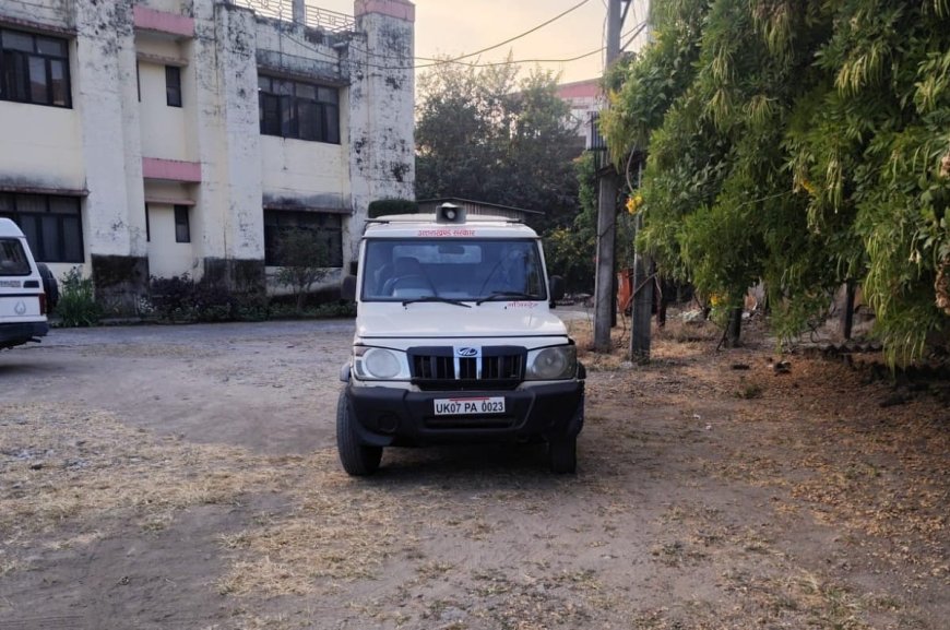 फर्जी कार से घूमने वाला मजिस्ट्रेट कौन? रेड क्रॉस सोसाइटी में खड़ी बोलेरो का क्या है सच?