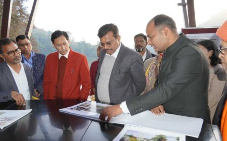 मुख्य सचिव आनन्द बर्द्धन का चम्पावत में व्यापक विकास कार्यों का स्थलीय निरीक्षण