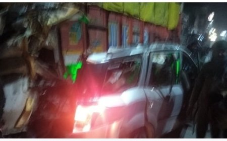 उत्तराखंड : तेज रफ्तार XUV ट्रक के नीचे घुसी, चार दोस्तों की मौके पर मौत