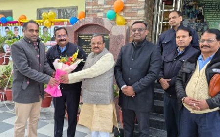 नैनीताल: SSP डॉ. मंजुनाथ टी.सी. ने मेधावी छात्रों को किया पुरस्कृत