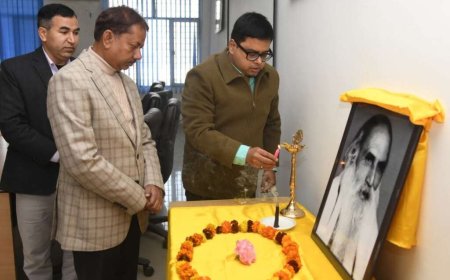 उत्तराखंड के गांधी इन्द्रमणी बडोनी की जयंती पर सूचना निदेशालय में श्रद्धांजलि सभा आयोजित