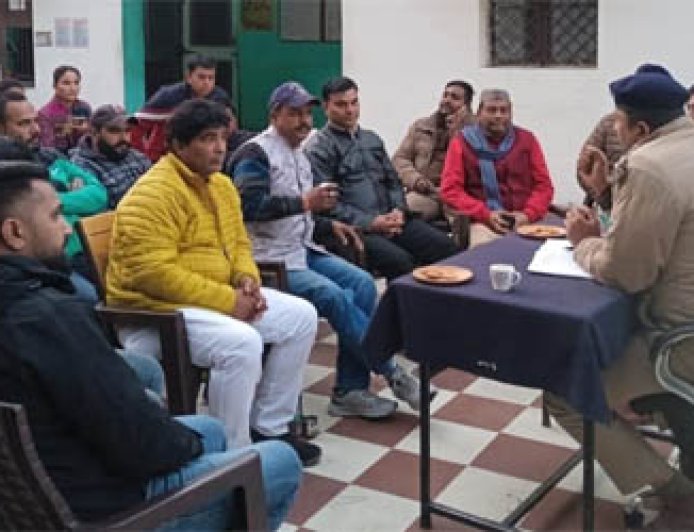 पीरूमदारा में अपराधियों व नशेड़ियों की अब खैर नहीं : वीरेंद्र बिष्ट