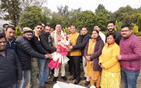 देहरादून: मुख्यमंत्री से प्रेस क्लब की नव निर्वाचित कार्यकारिणी के पदाधिकारियों ने की शिष्टाचार भेंट