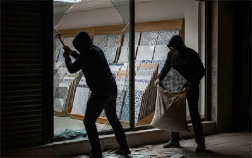 काशीपुर : रामनगर रोड पर द टाइल गैलरी में चोरी