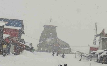 उत्तराखंड में मौसम का बदलाव: केदारनाथ और यमुनोत्री में बर्फबारी ने बढ़ाई ठंड