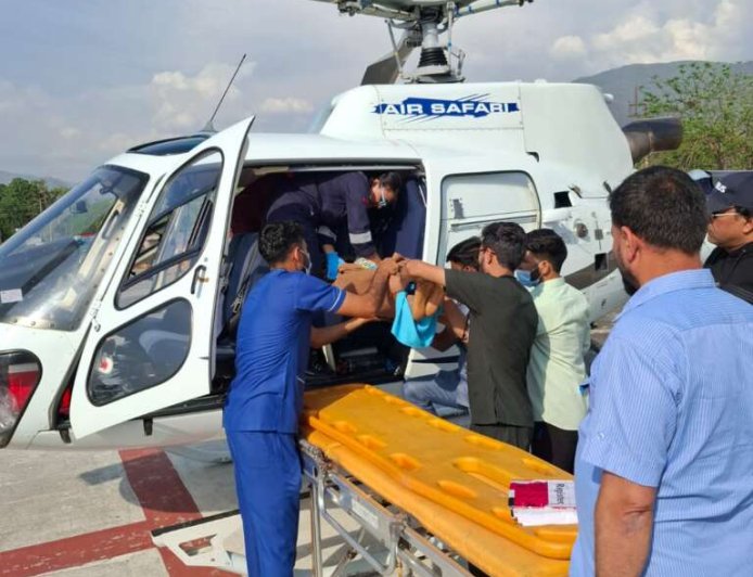 उत्तराखंड: पेड़ से गिरने वाली महिला को एयरलिफ्ट किया गया एम्स ऋषिकेश