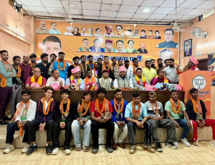 बड़ी खबर: देहरादून में कांग्रेस में कलह, सैकड़ों युवाओं ने भाजपा की सदस्यता ग्रहण की