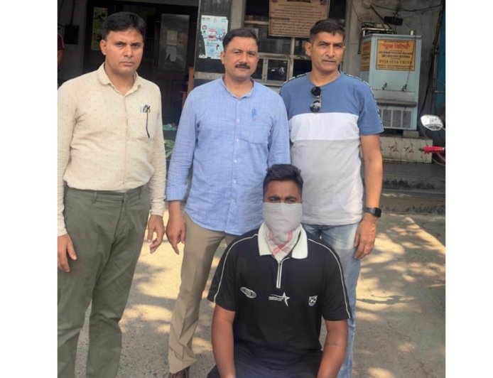 पेंशन अपडेट में ठगी: रिटायर्ड बैंक कर्मचारी से 10 लाख की धोखाधड़ी