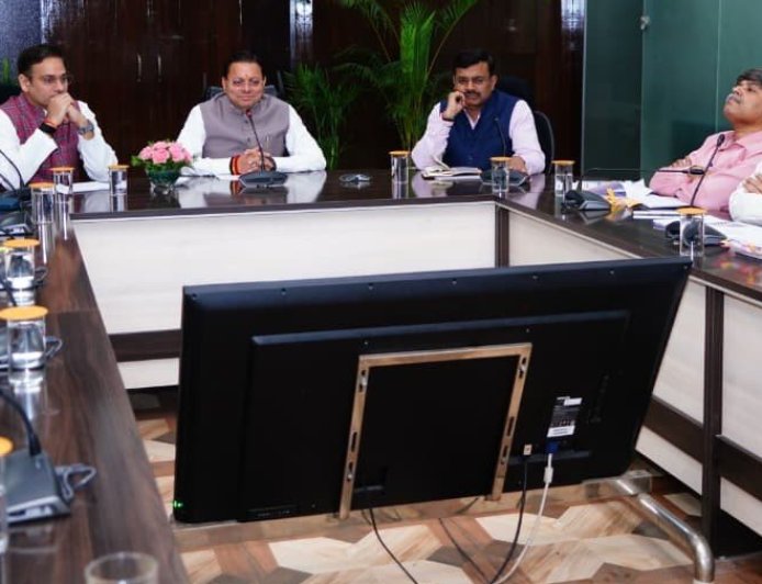 Uttarakhand: मुख्यमंत्री पुष्कर धामी ने नैनीताल और ऊधमसिंहनगर की विधानसभाओं की घोषणाओं की की समीक्षा