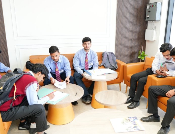 एसजीआरआरयू जॉब उत्सव 2023: छात्रों के लिए सुनहरा अवसर