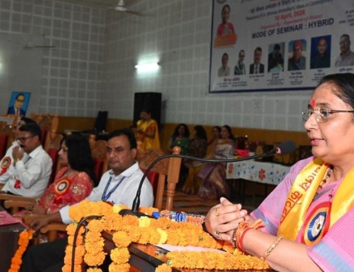 कोटद्वार: विधानसभा अध्यक्ष ऋतु खण्डूडी ने डॉ. भीमराव अंबेडकर के जीवन पर गोष्ठी में हिस्सा लिया