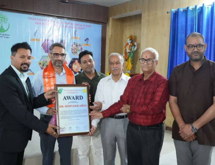 देहरादून में योग, आयुर्वेद और AI पर हुआ अंतरराष्ट्रीय सम्मेलन