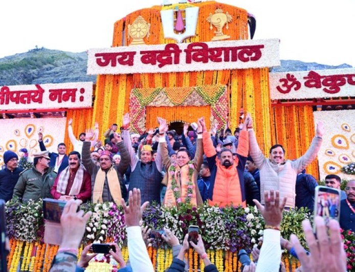 भगवान श्री बद्रीनाथ के कपाट वैदिक मंत्रोच्चार से खुले, आस्था की गूंज से सजी धाम
