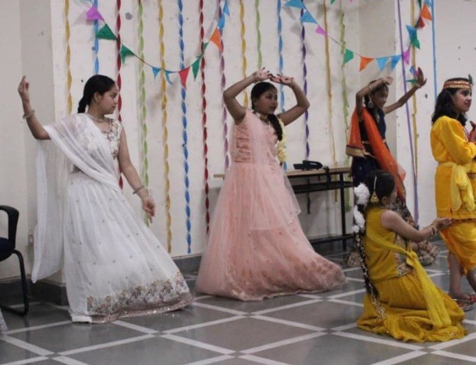 उत्तराखंड: दून विश्वविद्यालय में आयोजित बाल नाट्य समारोह ने विद्यार्थियों के विकास में रंगमंच के महत्व को उजागर किया