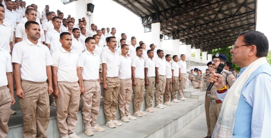 देहरादून: मुख्यमंत्री पुष्कर सिंह धामी ने पुलिस कांस्टेबल प्रशिक्षण कार्यक्रम को संबोधित किया