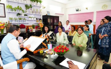 आंगनबाड़ी कर्मियों के लिए खुशखबरी: मुख्यमंत्री ने मानदेय बढ़ाने के संकेत दिए, हड़ताल टली