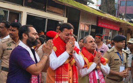 मुख्यमंत्री पुष्कर सिंह धामी ने कामाख्या देवी मंदिर में की पूजा, उत्तराखंड की खुशहाली के लिए मांगी आशिर्वाद