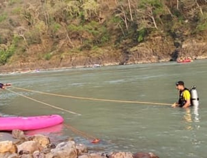शिवपुरी में गंगा में डूबे राजस्थान के युवक की तलाश में एसडीआरएफ का सर्च ऑपरेशन जारी