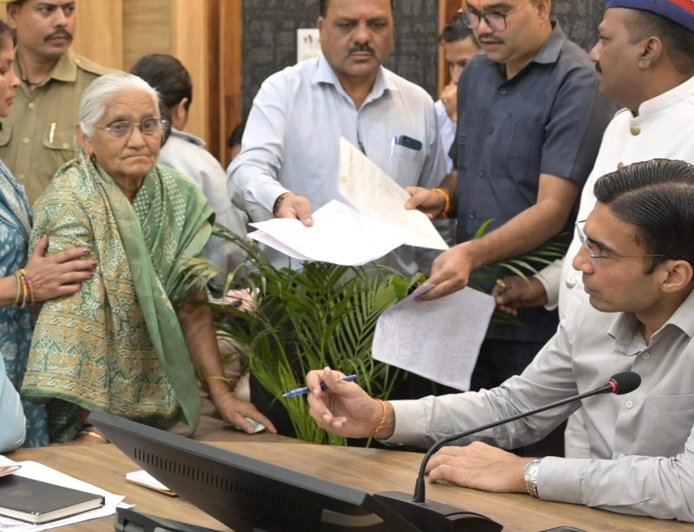 आम जनता की उम्मीद: जन दर्शन के माध्यम से मिली राहत के आदेश