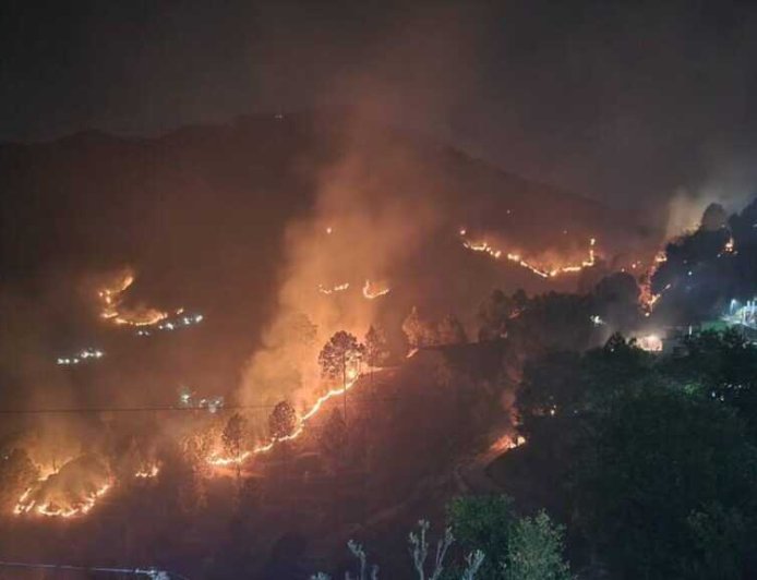 उत्तराखंड में वनाग्नि का संकट गहराता, 350 से अधिक घटनाओं में सैकड़ों हेक्टेयर बर्बाद