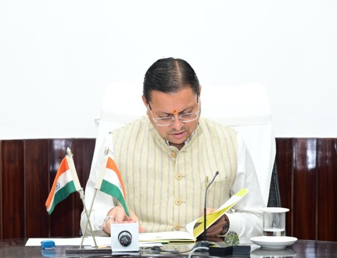 मुख्यमंत्री पुष्कर सिंह धामी ने ‘सौर जागरूकता स्मारिका पुस्तिका’ का विमोचन, उत्तराखण्ड ने 40 हजार रूफटॉप सोलर संयंत्र लक्ष्य हासिल किया