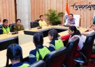 Uttarakhand: मुख्यमंत्री पुष्कर धामी ने बालिकाओं के साथ सुनी प्रधानमंत्री की मन की बात का 134वां संस्करण