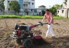 मुख्यमंत्री धामी ने खेत में टिलर चलाकर जैविक खेती को दिया जोरदार संदेश