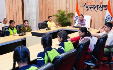 Uttarakhand: मुख्यमंत्री पुष्कर धामी ने बालिकाओं के साथ सुनी प्रधानमंत्री की मन की बात का 134वां संस्करण