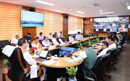 चारधाम यात्रा में रात 10 बजे से सुबह 4 बजे तक वाहनों की आवाजाही पर रोक, मुख्यमंत्री ने सख्त निर्देश दिए