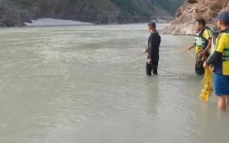 गंगा में स्नान के दौरान दिल्ली का युवा दंपती लापता, एसडीआरएफ का सर्च अभियान जारी।