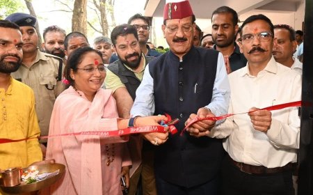 कोटद्वार: कैबिनेट मंत्री सुबोध उनियाल का आगमन, “सुवेनियर शॉप्स एंड स्टडी सेंटर” का उद्घाटन