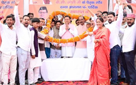 मुख्यमंत्री धामी की सहयोगी घोषणाएं, विकास योजनाओं का महाविद्यालय भवन का प्रदर्शनी उद्घाटन