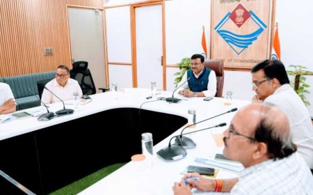 केदारनाथ और हेमकुंड साहिब रोपवे परियोजनाओं में त्वरित प्रगति के लिए मुख्य सचिव के निर्देश