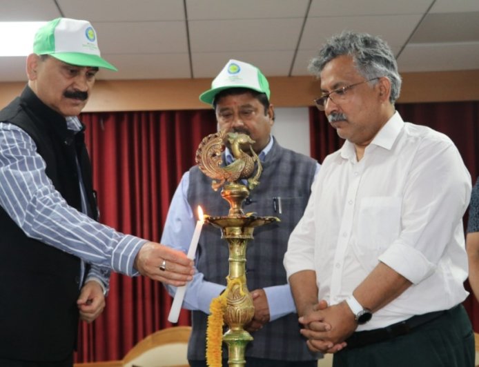 अपने जन्मदिन पर पेड़ लगाने का संकल्प लें- प्रो. दुर्गेश पंत की प्रेरणा